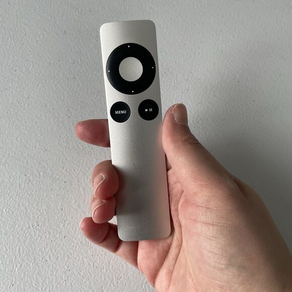 Apple TV Remote for Apple TV 2nd 3rd Generation Mac Silver Black - Picture 4 of 5